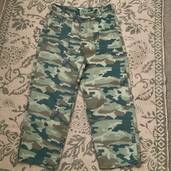 Free People Camouflage Cropped Pants - Picture 4 of 7